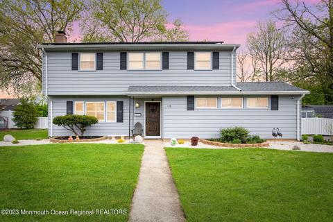 15 Galewood Dr, Hazlet, NJ 07730