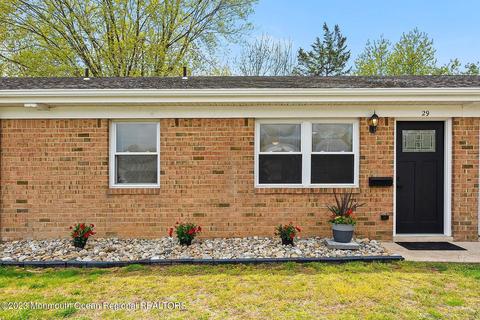 29 Marina Ln #185, Brick, NJ 08724
