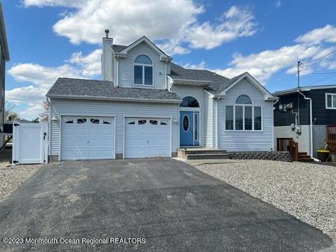 4 Alcala Dr, Brick, NJ 08723