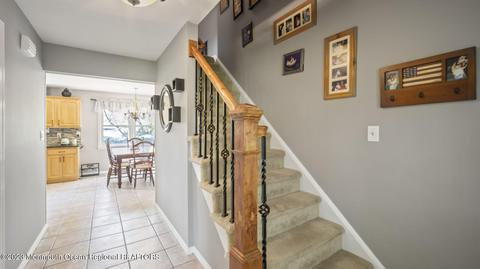 5 Sutton Ct, Matawan, NJ 07747 photo 3