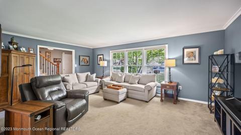 5 Sutton Ct, Matawan, NJ 07747 photo 4