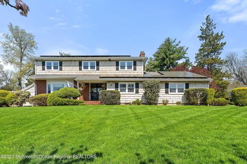14 Hickory Ln, North Brunswick, NJ 08902