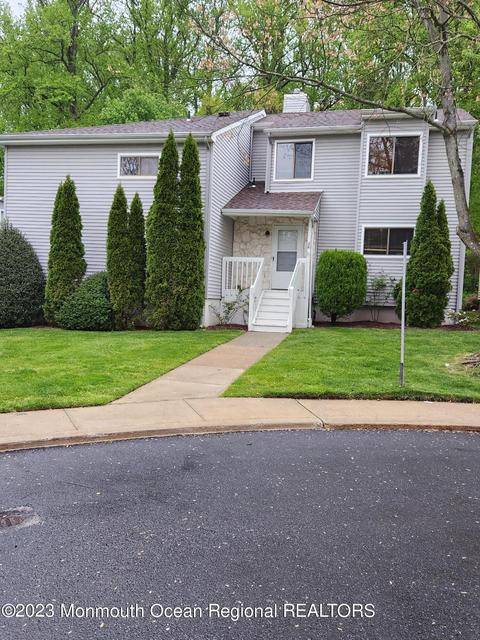 26 Kennedy Ct, Middletown, NJ 07748