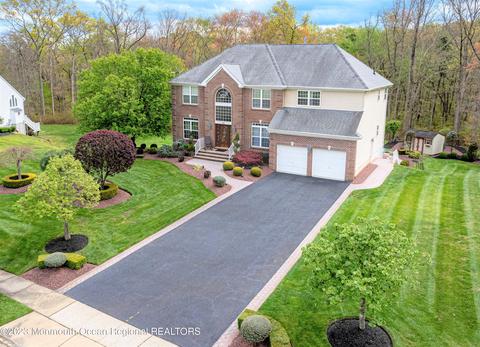 25 Connor Dr, Manalapan, NJ 07726