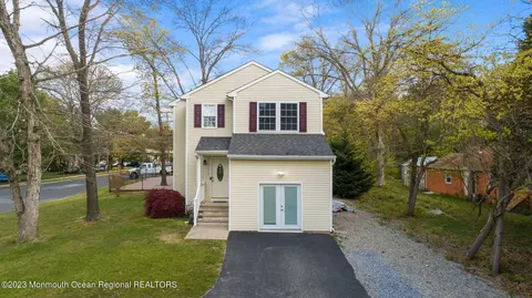 808 W Bay Ave, Barnegat, NJ 08005