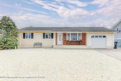 1927 Pinta Ct, Toms River, NJ 08753