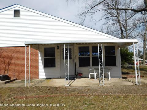 160 Columbine Ave # D, Whiting, NJ 08759