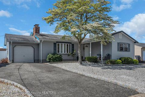 1305 Linda Dr, Toms River, NJ 08753