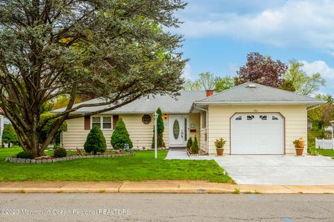 126 Charlotteville Dr, Toms River, NJ 08757