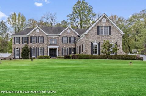 240 Aimee Dr, Freehold, NJ 07728