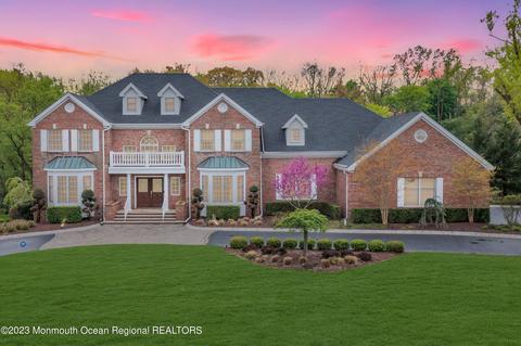 8 Hastings Rd, Holmdel, NJ 07733