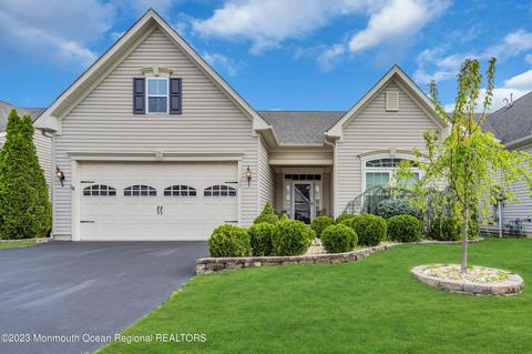 17 Eldorado Dr, Lakewood, NJ 08701