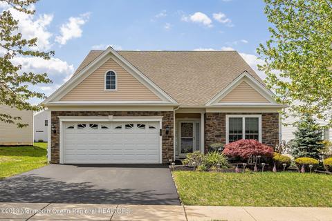 10 Ascot Ln, Manchester, NJ 08759