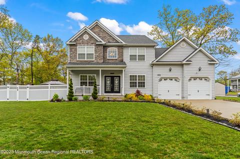214 Lexington Ave, Bayville, NJ 08721