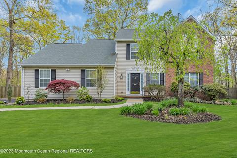15 Calvary Ct, Jackson, NJ 08527