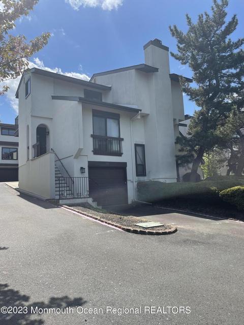 132 Tower Hill Dr, Red Bank, NJ 07701