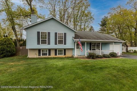 7 Iowa Ct, Jackson, NJ 08527