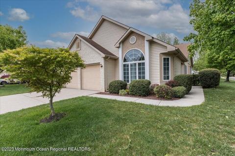 2286 Agincourt Rd, Toms River, NJ 08755