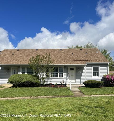 138 F Wein Market #F, Freehold, NJ 07728