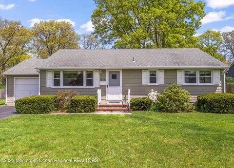 114 Laurelwood Rd, Brick, NJ 08724