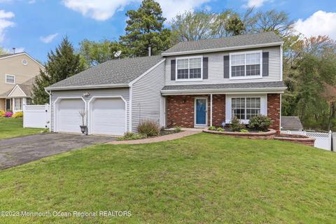 17 Mount Run, Tinton Falls, NJ 07753