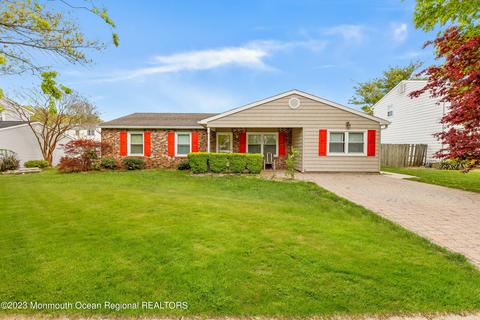 132 Pine Needle St, Howell, NJ 07731