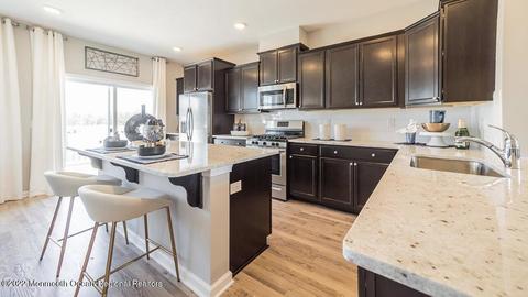 51 Melanie Way, Manahawkin, NJ 08050