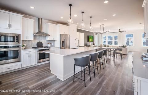 1 Sunset Rd #5, Oceanport, NJ 07757
