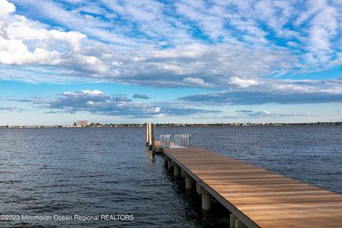 17 Heathcliff Rd, Rumson, NJ 07760