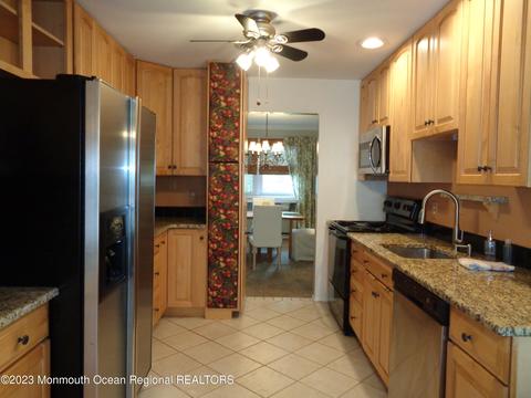 71 Norwalk Ave, Whiting, NJ 08759