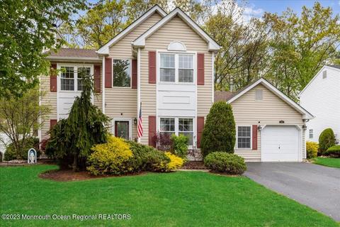 183 Navajo Dr, Aberdeen, NJ 07747