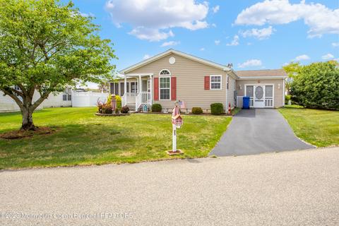 25 Perrys Ln, Manahawkin, NJ 08050