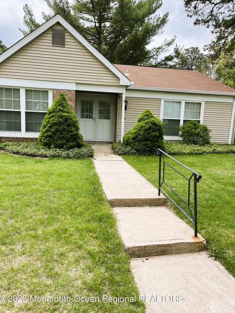 766 Liverpool Cir # B, Manchester, NJ 08759