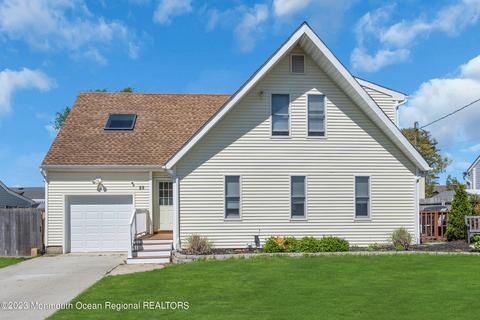 28 Harbor View Ln, Toms River, NJ 08753