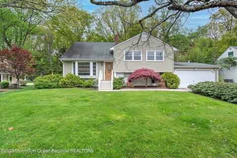 74 Woodside Dr, Red Bank, NJ 07701