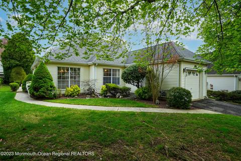 93 Pecan Ln, Freehold, NJ 07728