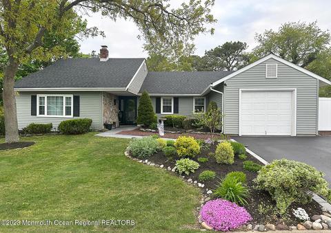 47 Georgetown Blvd, Barnegat, NJ 08005