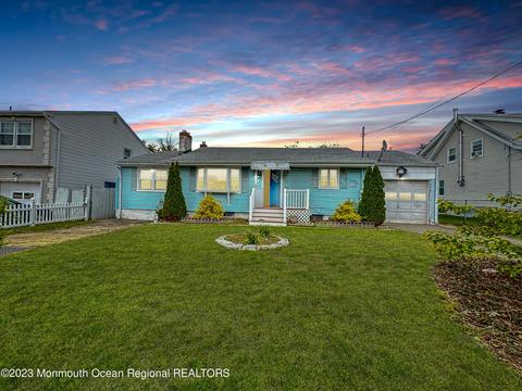 101 Perry St, Keyport, NJ 07735