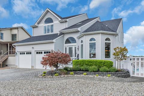 133 Royal Dr, Brick, NJ 08723