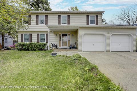 829 Mizzen Ave, Beachwood, NJ 08722