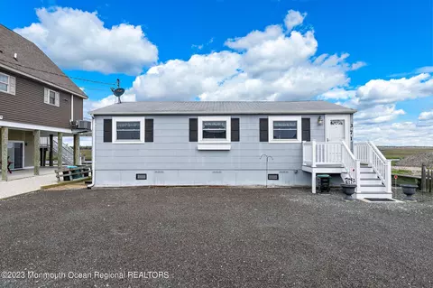 371 Kingfisher Rd, Tuckerton, NJ 08087
