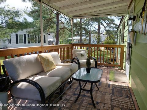 19 Eagle Dr, Whiting, NJ 08759