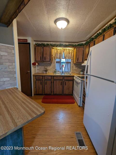 19 Eagle Dr, Whiting, NJ 08759 photo 8