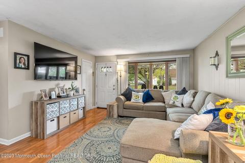 54 Appleton Dr, Hazlet, NJ 07730 photo 5