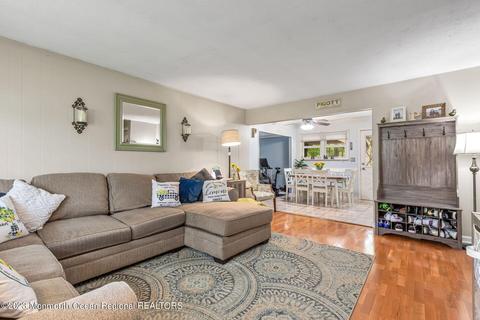 54 Appleton Dr, Hazlet, NJ 07730 photo 3