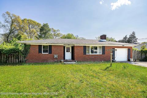 7 Melwen Dr, Forked River, NJ 08731