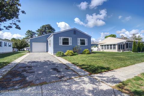 446 Costa Mesa Dr, Toms River, NJ 08757