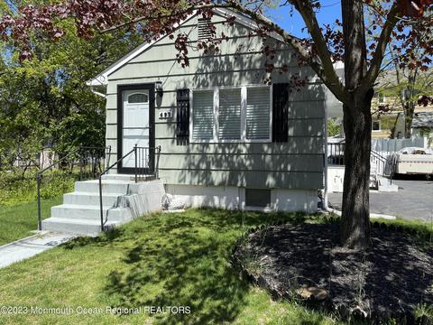 497 Elizabeth St, Oakhurst, NJ 07755