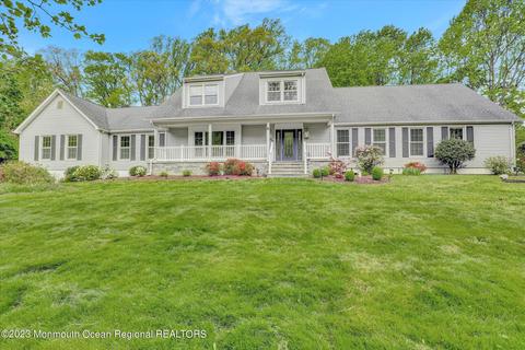 6 Thornley Pl, Holmdel, NJ 07733