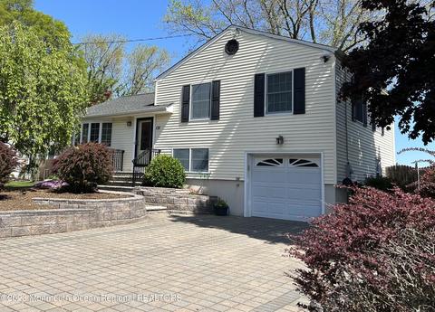 131 Irwin Pl, Middletown, NJ 07748